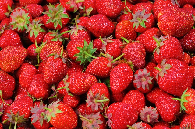 strawberries-528791_640