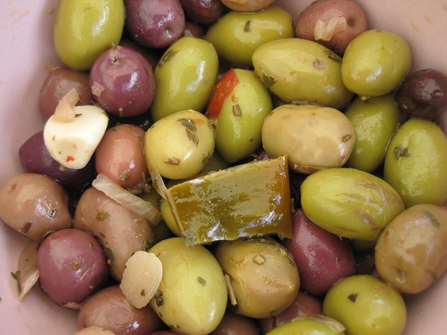 olives-705257_640